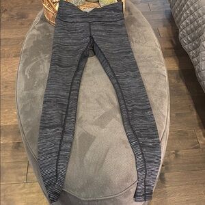 Lululemon Athletica Black and Gray Leggings Size 4